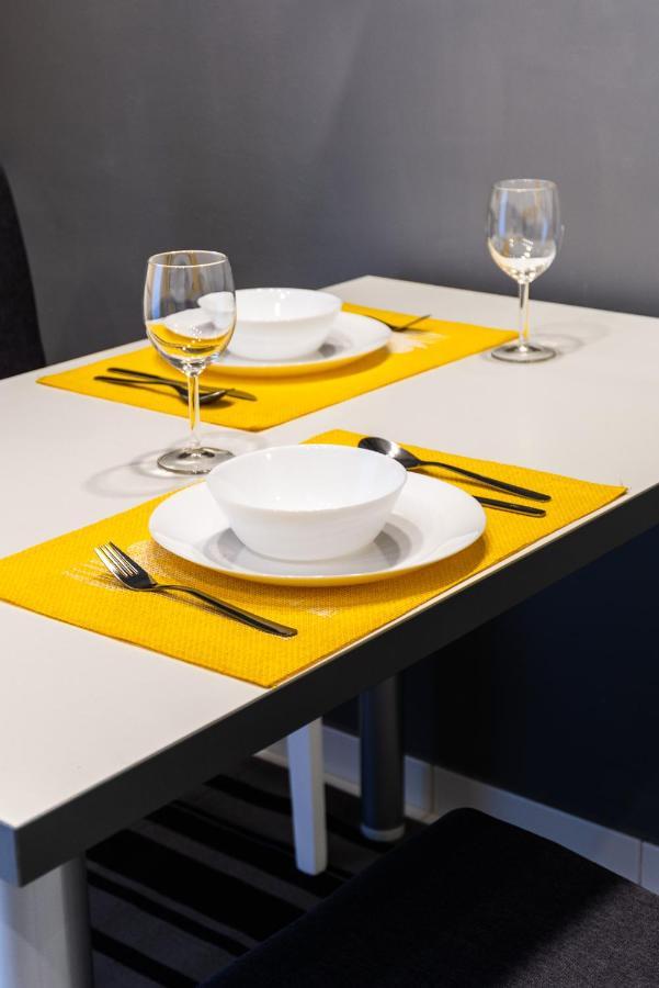 Black & Yellow Centrally Located Novi Sad